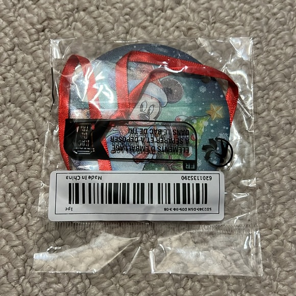 NWT - Disney - Adorable Mickey Mouse with snowman ornament! - Picture 7 of 7